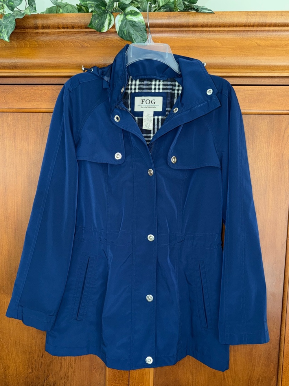 London Fog Navy Hooded Raincoat with Plaid Lining Women’s size small